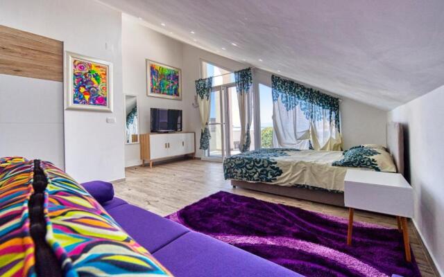 Boutique Villa Nirvana 2, Proboj 25