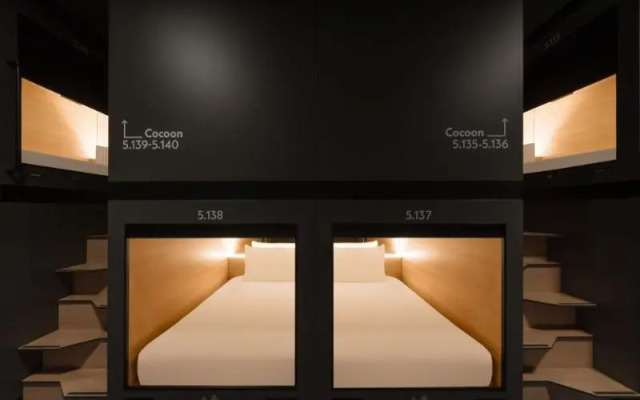 Zedwell Capsule Hotel, Piccadilly Circus