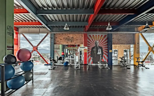 Low bed Mixed Shared Room