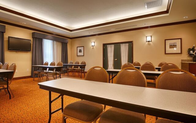 Best Western Plus First Coast Inn & Suites