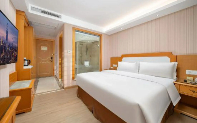 Chihao Hotel (Shenzhen Shiyan Hongfa World Store)