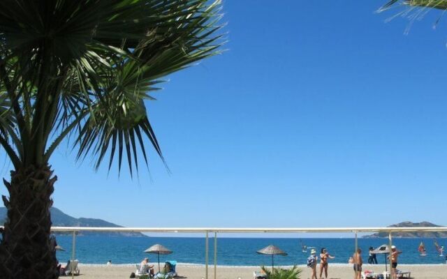 Villa AQ14 by JoyLettings