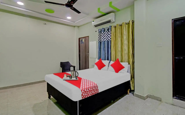 Oyo Flagship 93139 Green Lodging And Boarding