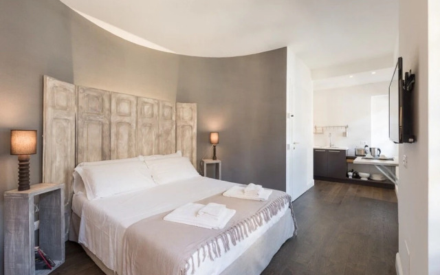 Up on the roof of Florence 2