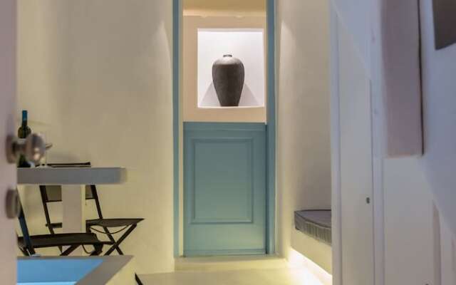 Mykonian Mews