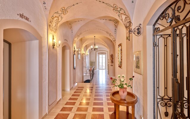 Amweia Hotel & Restaurant