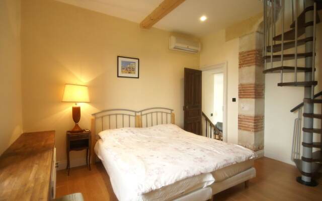 Apartment in a 15th Century Castle With Swimming Pool