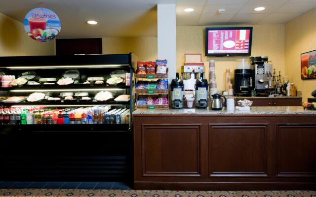 Crowne Plaza Louisville Airport Expo Ctr by IHG