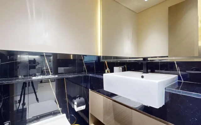 Business Bay - Binghatti Canal 1403
