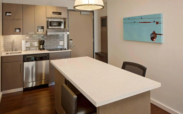 Hyatt House Portland/Downtown