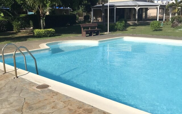 Studio in Grand Baie, With Pool Access, Furnished Terrace and Wifi - 1