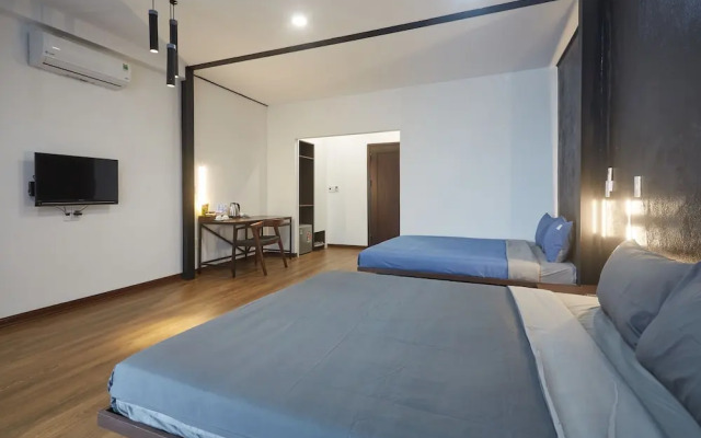 The Garden Capsule Hotel