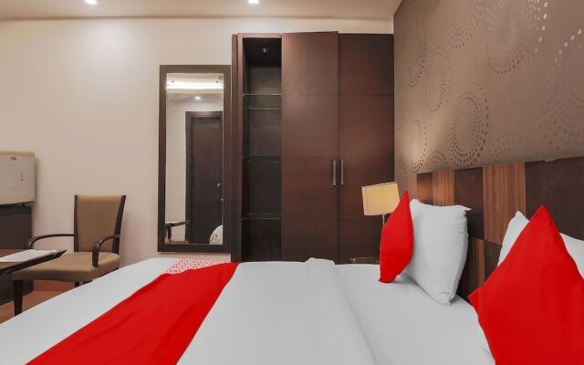 OYO Flagship 19546 Le Grand