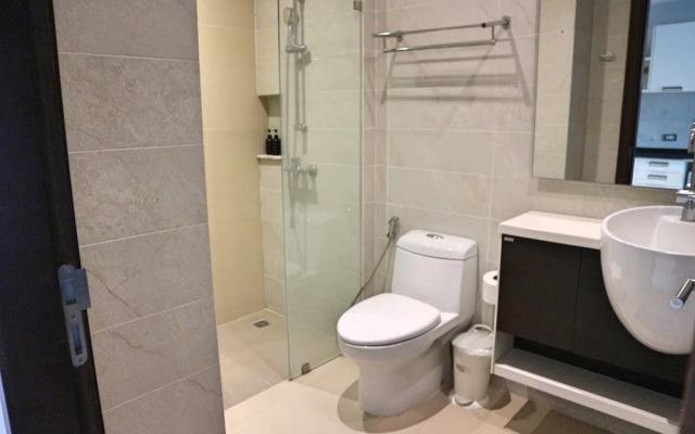 Pool Front Sexy Studio Fully Furnished Apartment