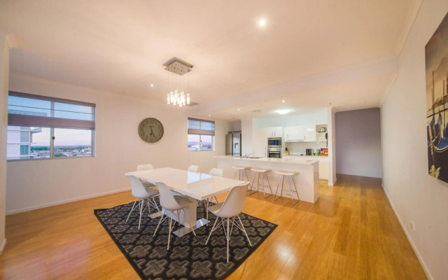 The Edge Apartment Hotel