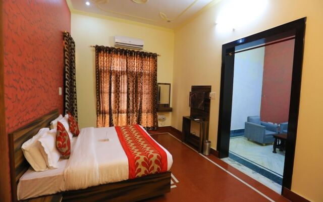 OYO 8681 Hotel Happy Homes