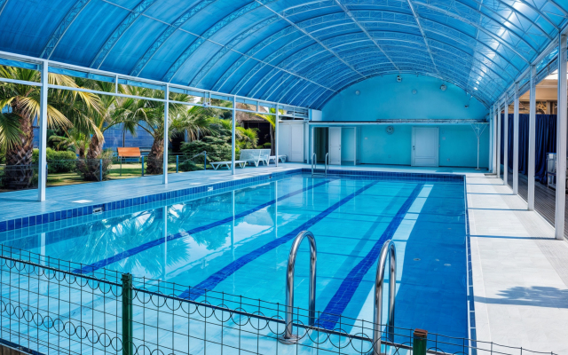 Zelyony Popugay Allama Group Guest House