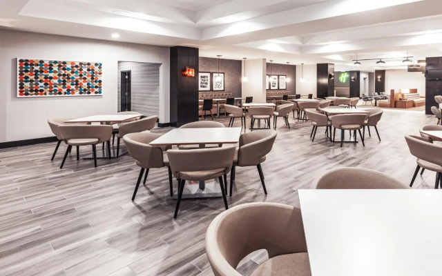 Holiday Inn Hotel & Suites Tulsa South by IHG
