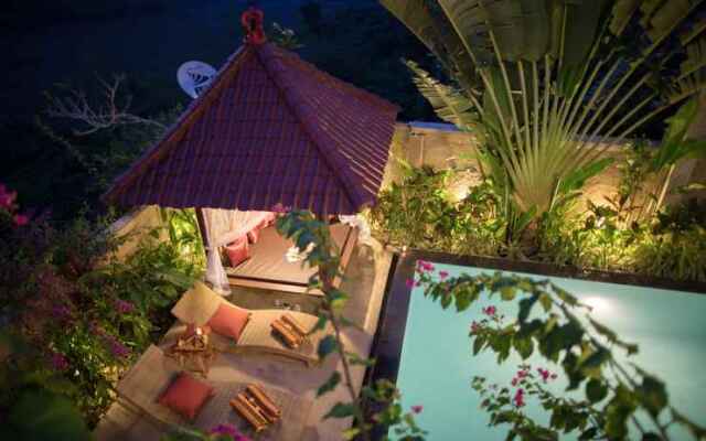 Cliffront Tropical Villa Cantik