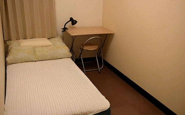 Grace Naha - Hostel