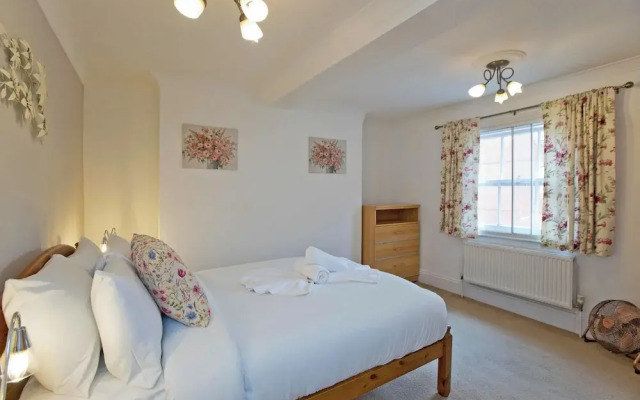 Imperial Horseferry Road Apartment