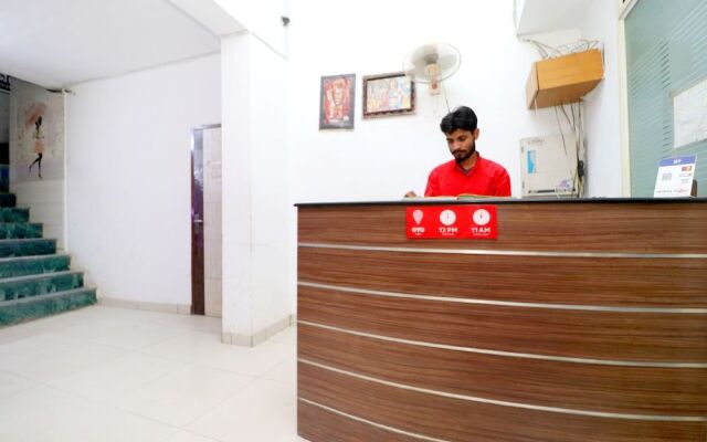 Oyo 37663 Hotel Royal Palace