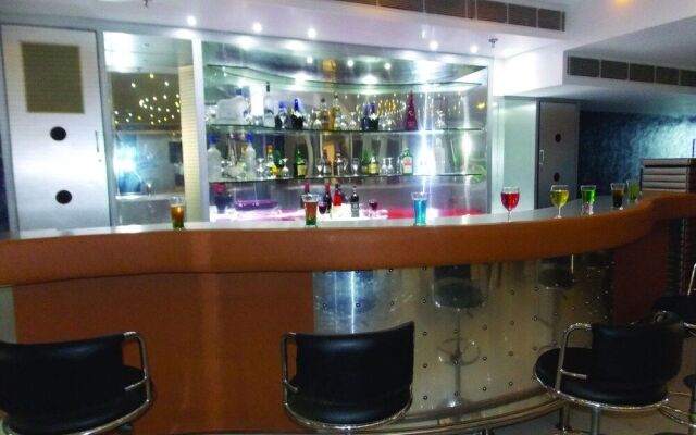 Airport City Hotel