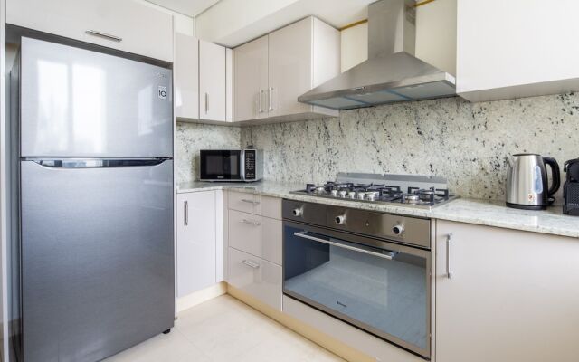 Pristine 2BR Apartment in Downtown Dubai - Sleeps 5!