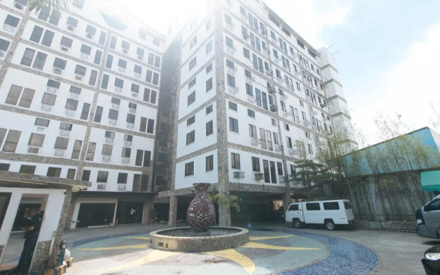 RedDoorz @ Sun Miles Condominium