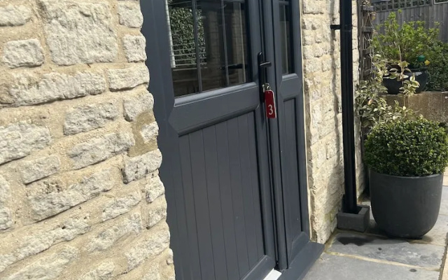 Priory Tearooms Burford With Rooms
