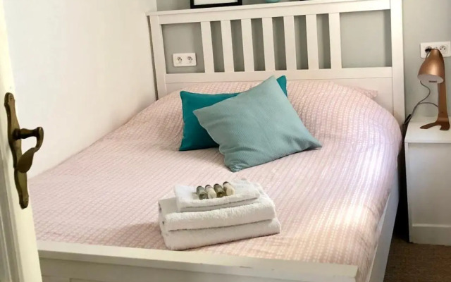 Charming and modernly designed 2 bedroom - Old Town