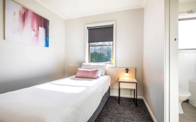 Nightcap at Riverside Hotel