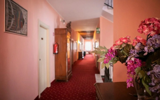 Hotel Milano Pool & Garden