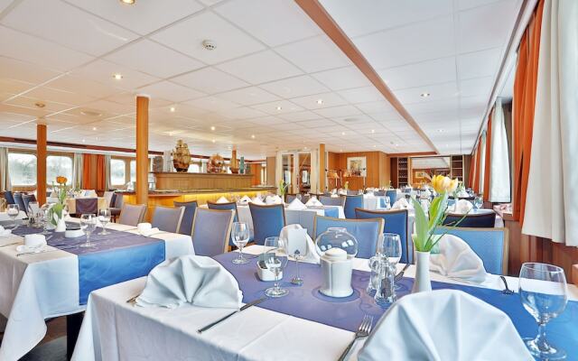 Hotelkabinenschiff Junker Jörg