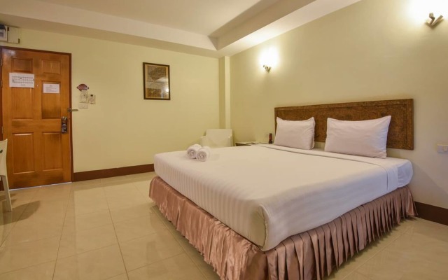 Trat Center Hotel