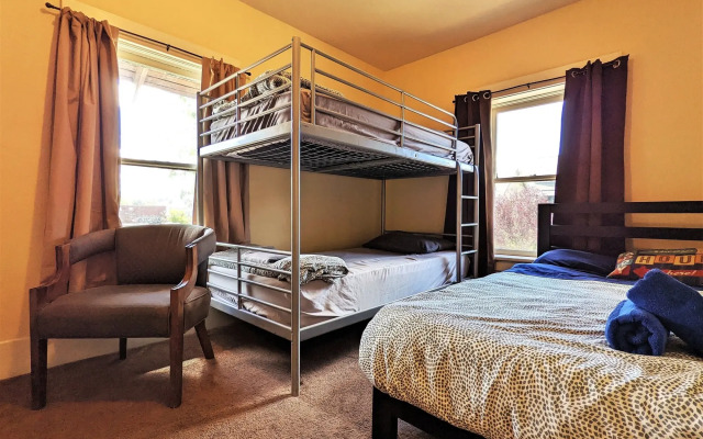 Bunk+Brew Historic Lucas House - Hostel