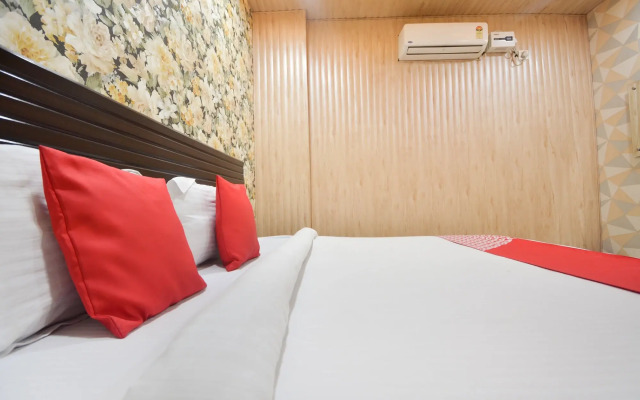 OYO 16515 Hotel Bombay Residency