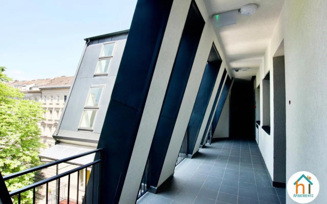 Premium Apartment by Hi5 - Penthouse studio + rooftop