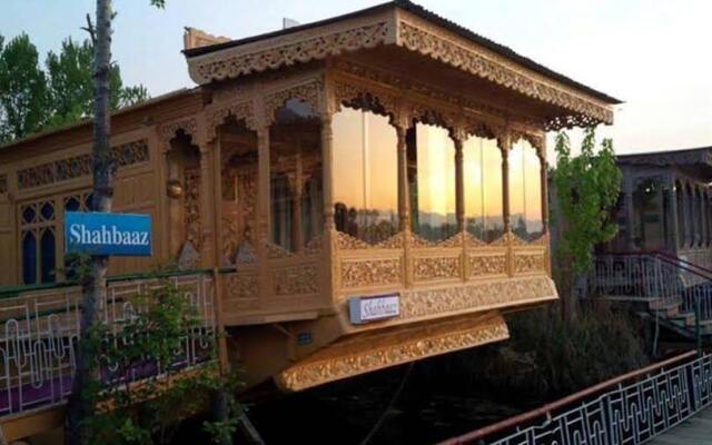 Shahbaaz Group of Houseboats