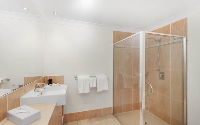 Mantra Aqueous on Port