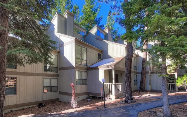 Cheyenne's Place 4 Bedroom Home by RedAwning