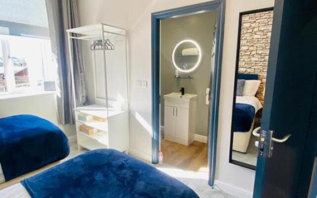 LEISURE, BUSINESS Stays 1 Bed Flat W Parking