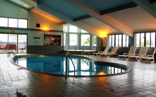 Pictured Rocks Inn & Suites