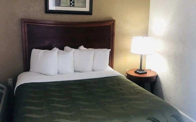 Quail Inn & Suites