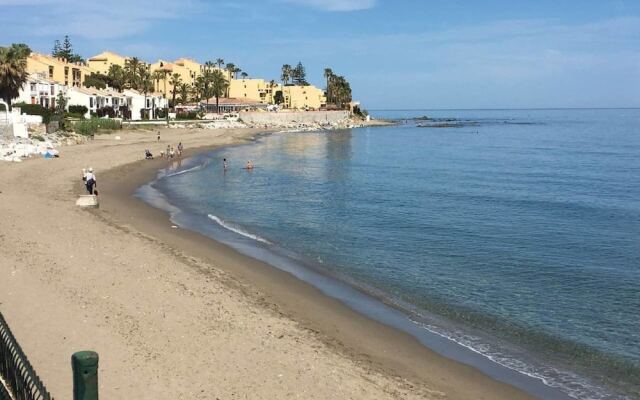 1st Line Beach, 2-bed Apartment in Calahonda
