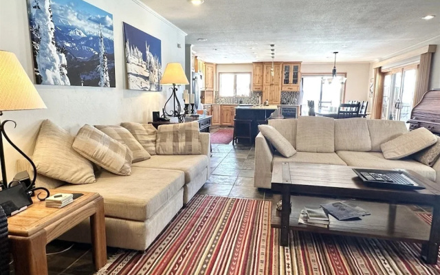 Mh138 Mountain Harbor Holiday Roost