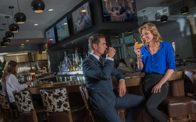 Hotel Clique Calgary Airport