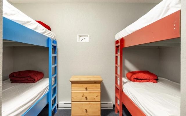 The Bulldog Hotel Silver Star