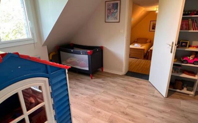 Pleasant holiday home in Clohars-Carnoët with garden