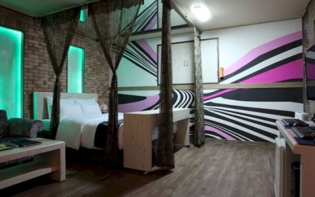 Wow hotel